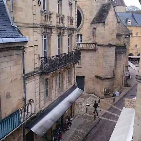 La Vue De *